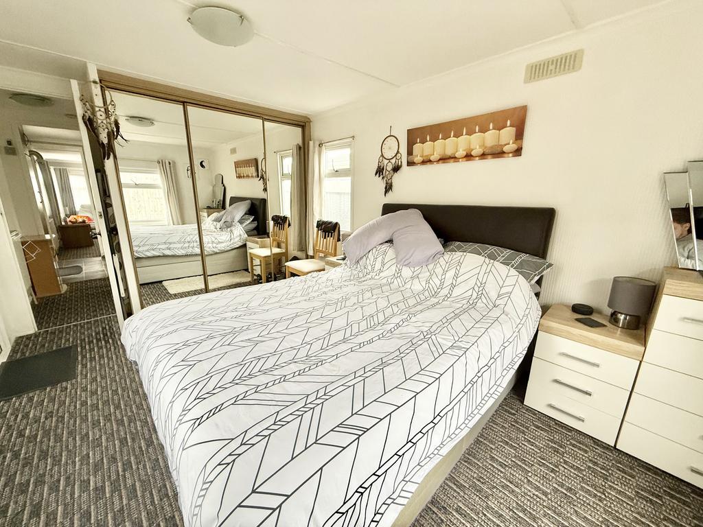 Bedroom (2)