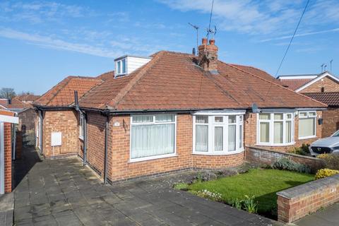 2 bedroom bungalow for sale - Eskdale Avenue, York