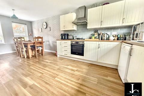 4 bedroom detached house for sale, Rees Way, Telford TF4