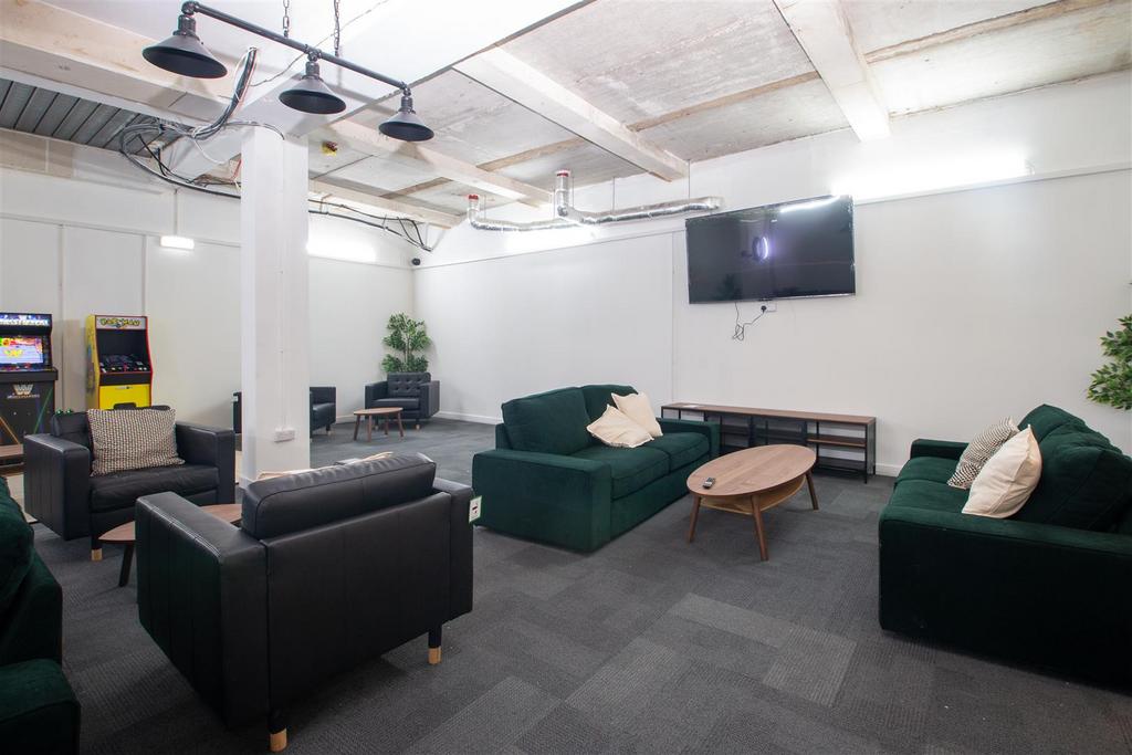 Gamesroom 5.jpg