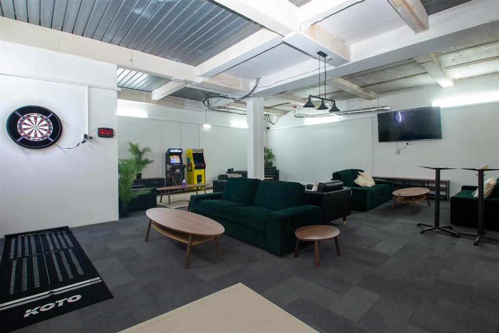 Gamesroom 7.jpg