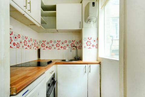 Studio for sale, Charterhouse Square, Clerkenwell, London, EC1M