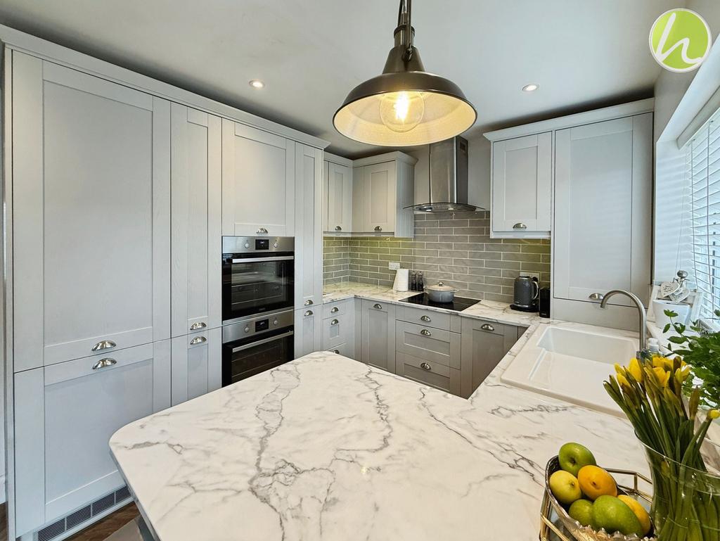 Kitchen/ Dining Room