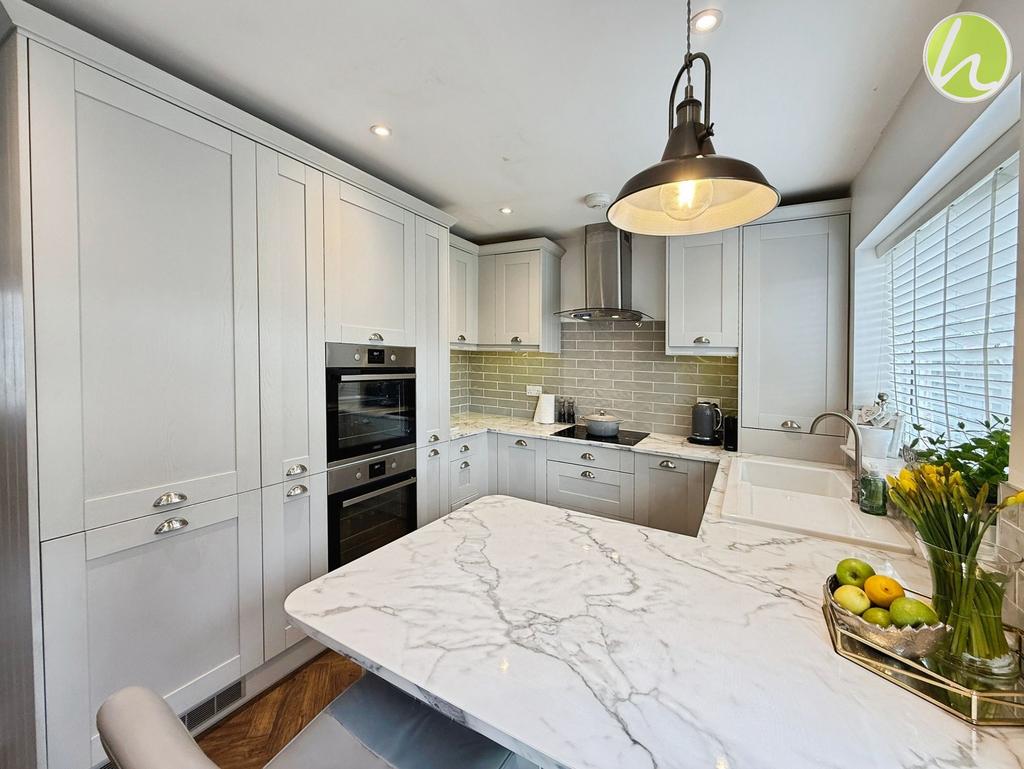 Kitchen/ Dining Room