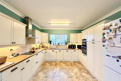 4 bedroom detached house for sale, Plymbridge Road, Plymouth PL7