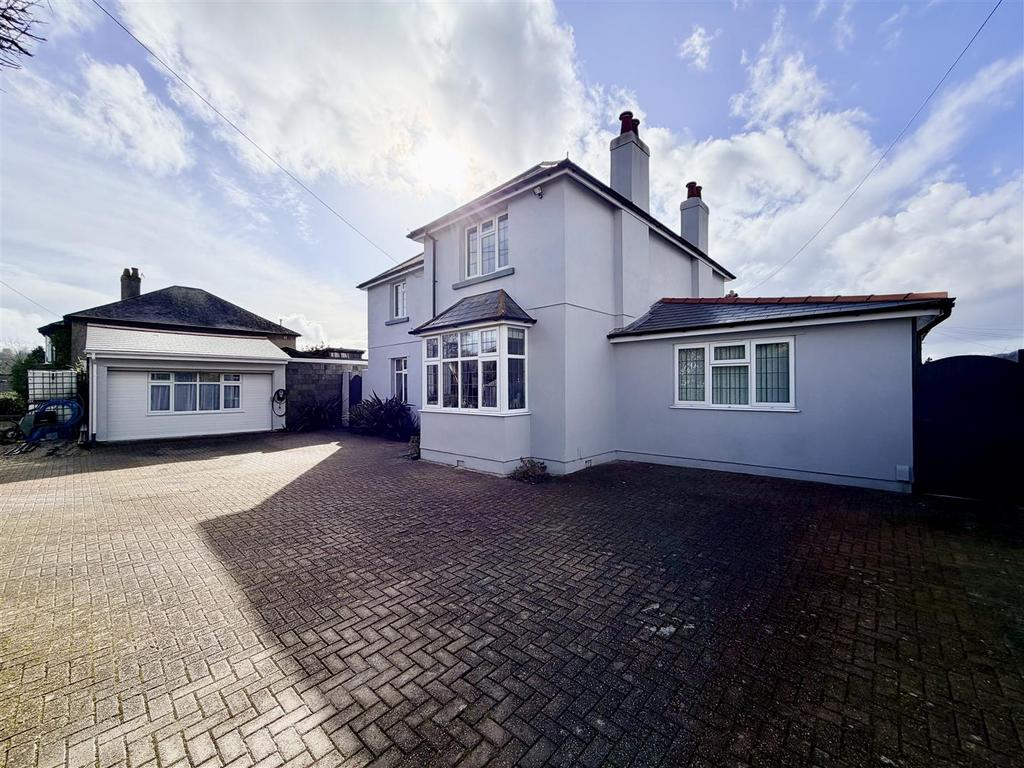 Plymbridge road, plympton, plymouth pl7 4 lf