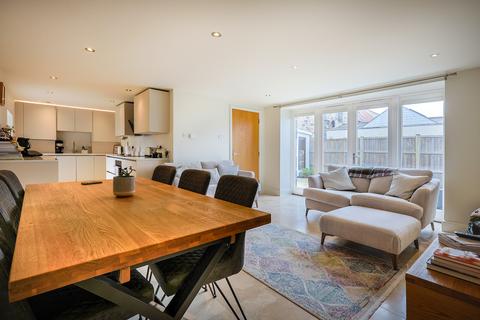2 bedroom property for sale, Le Ramee, St Peter Port, Guernsey, GY1