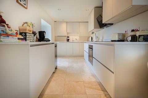 2 bedroom property for sale, Le Ramee, St Peter Port, Guernsey, GY1