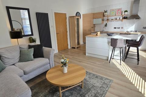 2 bedroom flat to rent, Belmont Street, West End, Glasgow, G12