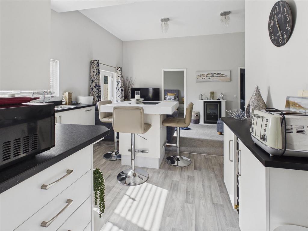 Open Plan Living / Kitchen