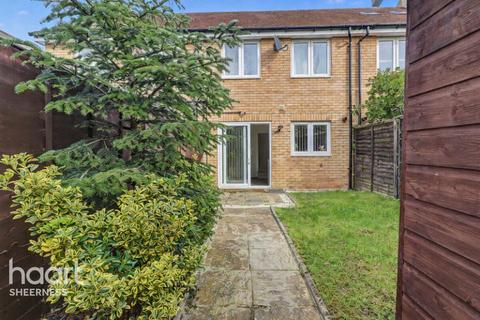 3 bedroom terraced house for sale, Buttercup Avenue, Minster