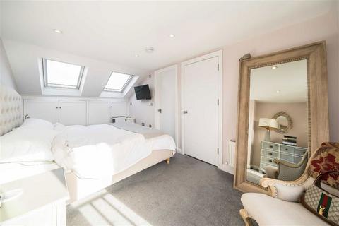 2 bedroom flat for sale, Thornbury Road, London SW2