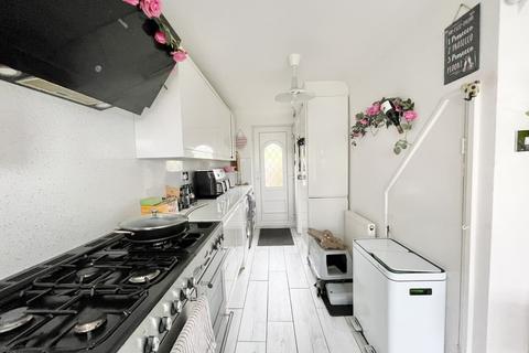 3 bedroom terraced house for sale, Redhills Close, Redhills, EX4