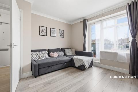 undefined, Kingsbridge Circus, Harold Hill, RM3