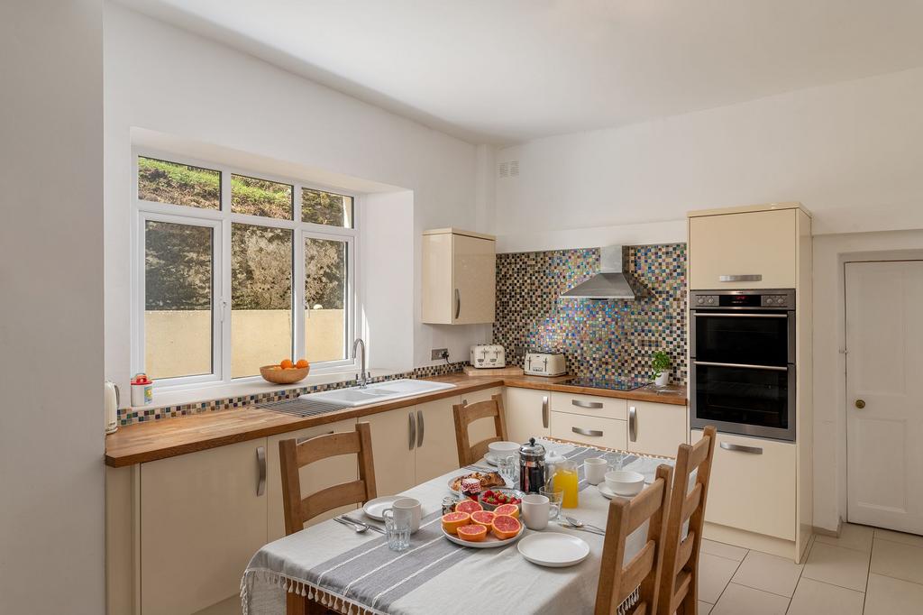 Kitchen Higher Venice, Allaleigh, Blackawton