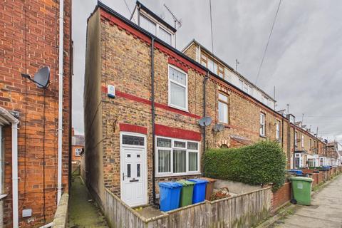 3 bedroom semi-detached house to rent, 3 Bed End-Terraced House, St. Johns Walk, Bridlington, YO16 4HH