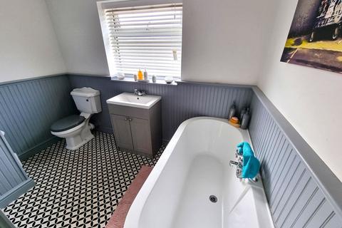3 bedroom terraced house for sale, Coldbrook Road East, Barry, CF63