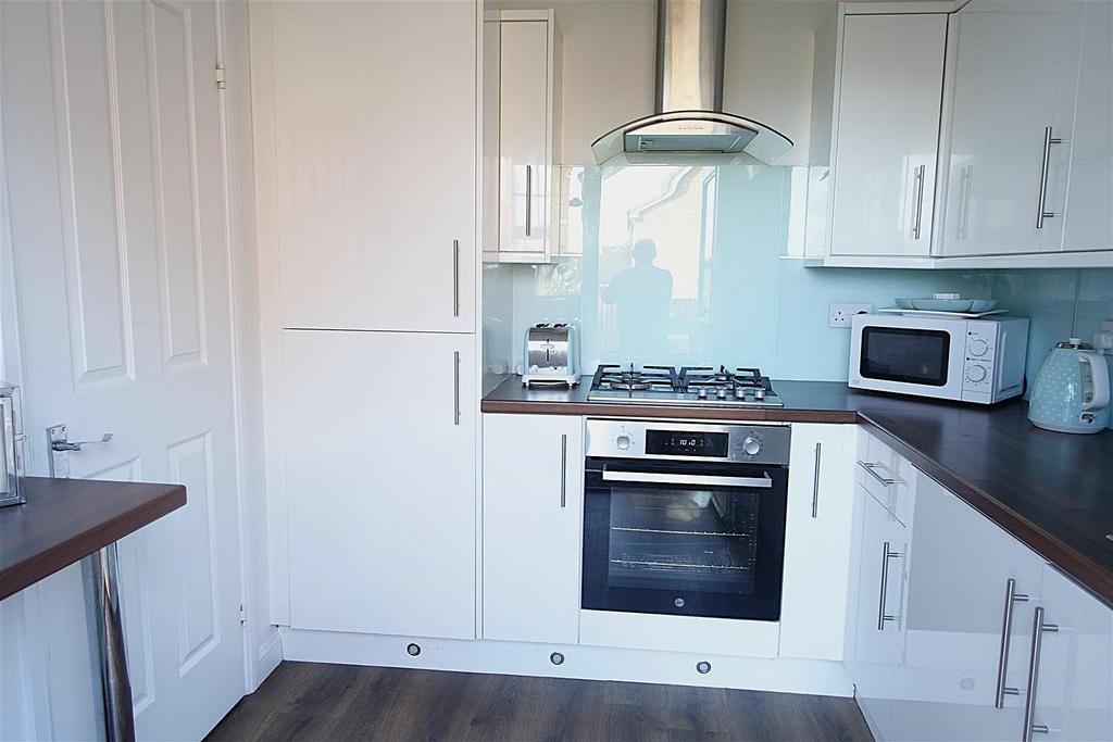 KITCHEN 2.jpg