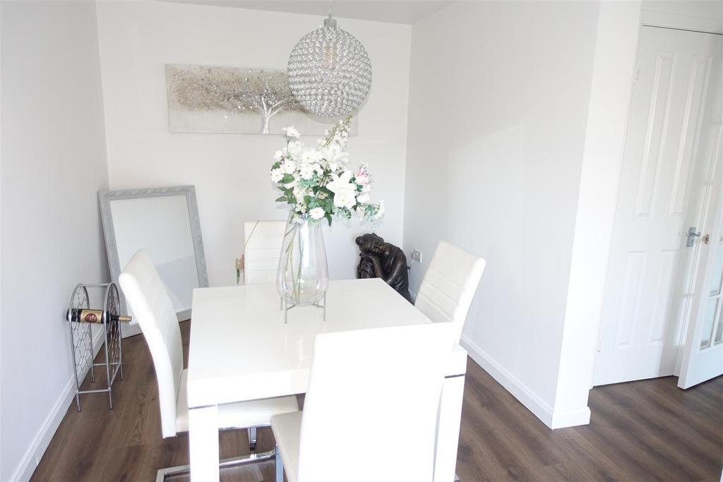 DINING AREA 2.jpg