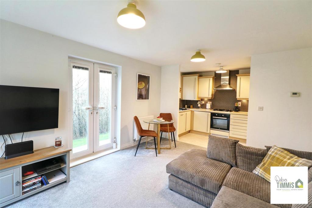 Open-Plan Lounge/Kitchen