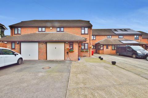 3 bedroom semi-detached house for sale - Broad Oak, Slough