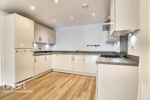 1 bedroom flat for sale, Scenix House, South Woodford