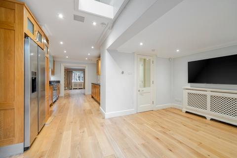 6 bedroom end of terrace house to rent, Drayton Gardens London SW10