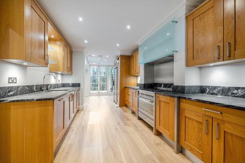 6 bedroom end of terrace house to rent, Drayton Gardens London SW10