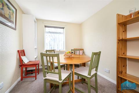 2 bedroom maisonette for sale, Coniston Close, London, N20