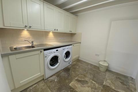 2 bedroom house to rent, Priestley Green, Norwood Green, Halifax