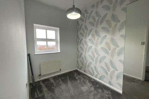 2 bedroom apartment to rent, Drake Road, Chafford Hundred, GRAYS