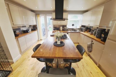 3 bedroom semi-detached house for sale, Greenside Lane, Droylsden