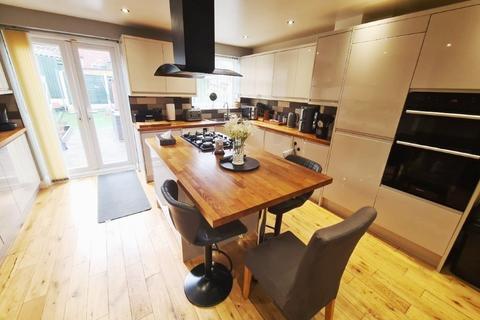 3 bedroom semi-detached house for sale, Greenside Lane, Droylsden