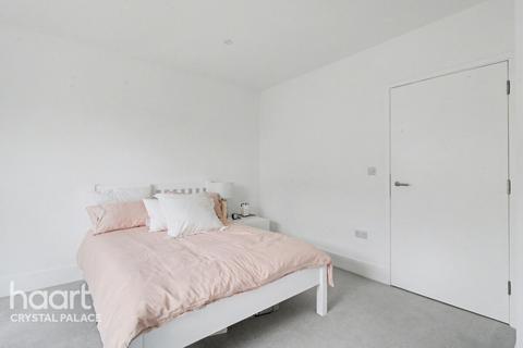3 bedroom end of terrace house for sale, Marston Way, LONDON