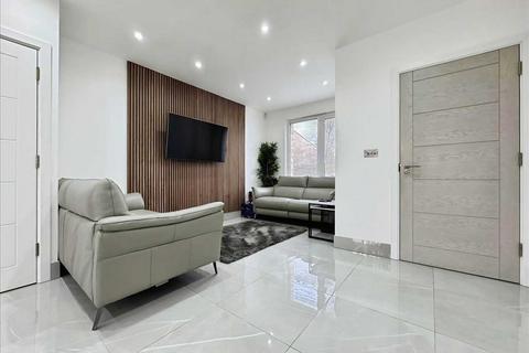4 bedroom townhouse to rent, Camborne Road, Edgware, Edgware