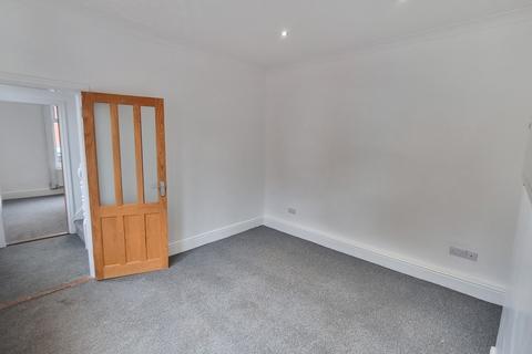 3 bedroom terraced house to rent, Burnmoor Street, Leicester LE2
