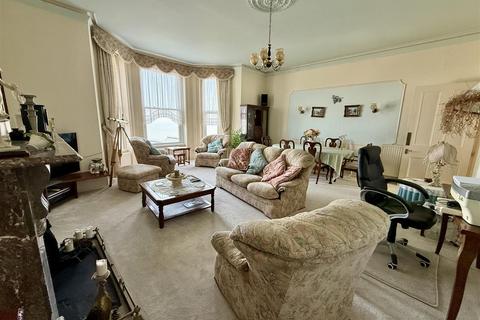 1 bedroom flat for sale, Cliff Road, Cowes