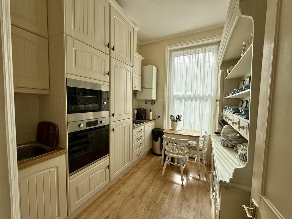Kitchen: