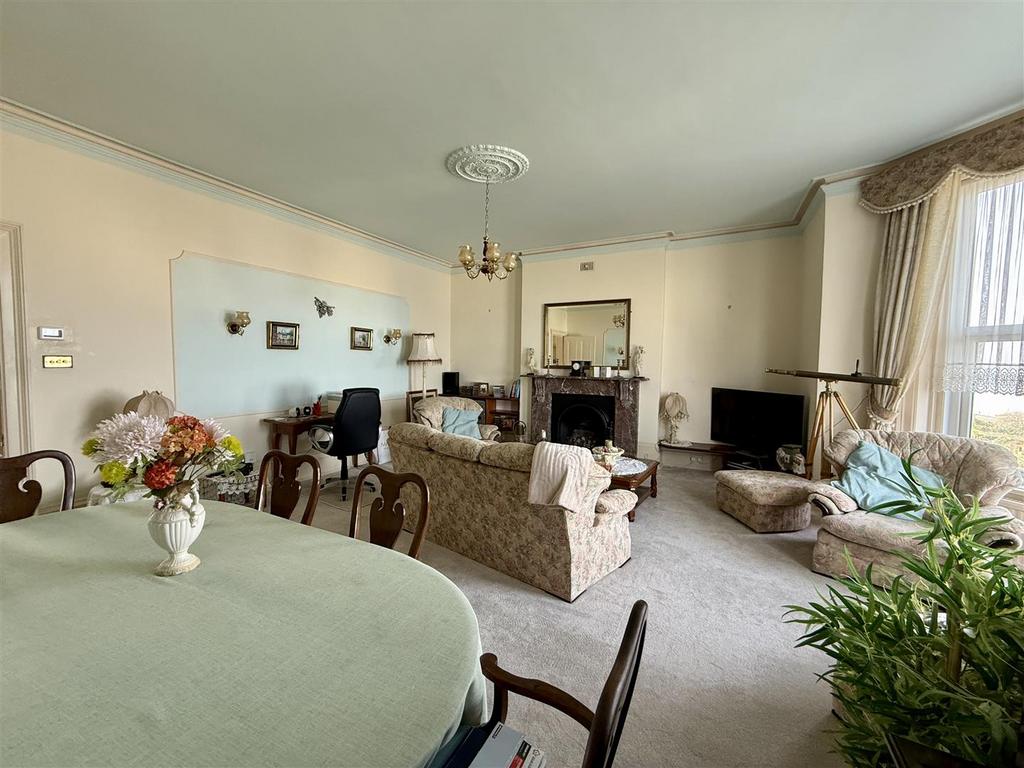 Living Room: