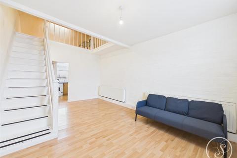 1 bedroom flat to rent, Armley Lodge Road, Leeds LS12