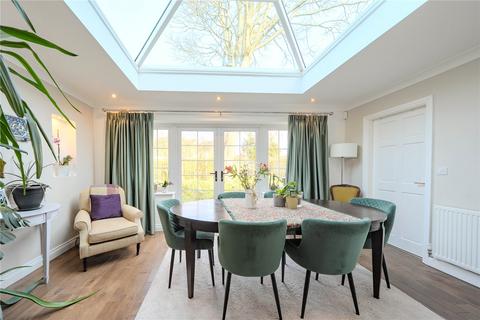 4 bedroom detached house for sale, Shadwell Park Avenue, Leeds, West Yorkshire
