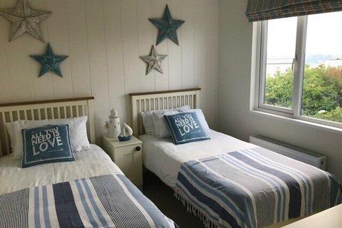 2 bedroom lodge for sale, Fishguard