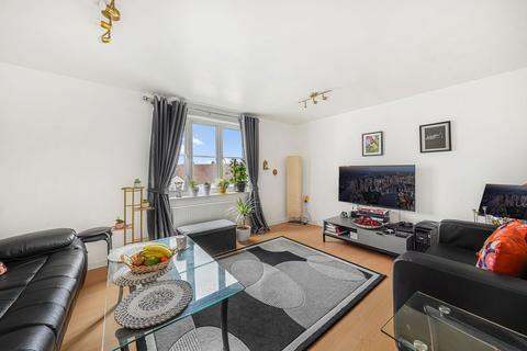 2 bedroom flat for sale, Sherman Gardens, Romford RM6