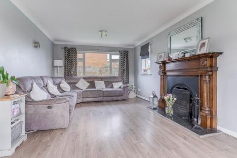 5 bedroom detached house for sale, Hunters Close, Blofield