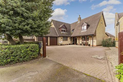 4 bedroom detached house for sale - Deene End, Corby NN17