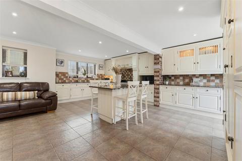 4 bedroom detached house for sale, Deene End, Corby NN17