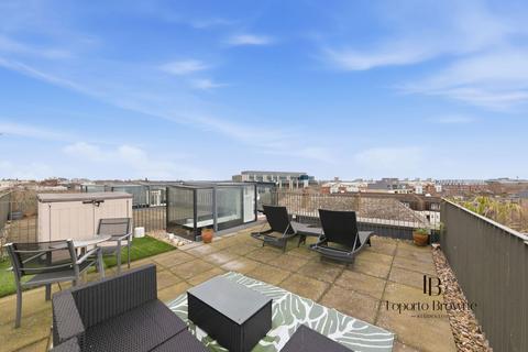 2 bedroom flat to rent, Atrium Apartments, W10
