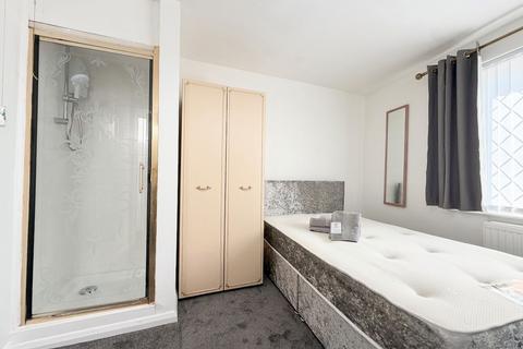 Studio to rent, West Drayton Road, Uxbridge, UB8