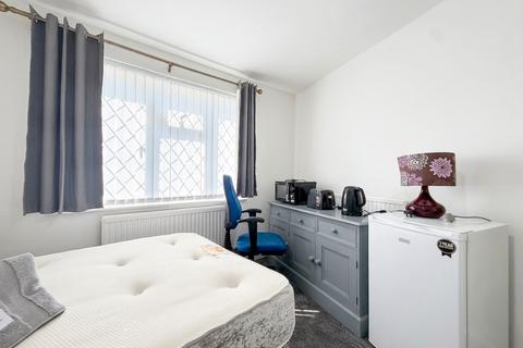 Studio to rent, West Drayton Road, Uxbridge, UB8