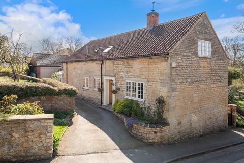 4 bedroom detached house for sale - School Lane, Grantham NG33
